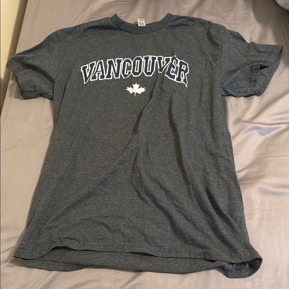 Gildan Vancouver Graphic Tee - Dark Gray